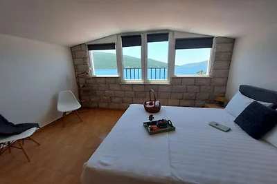 Villa Apartments Kumbor President - Three Bed...