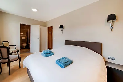 Geräumiges Ferienhaus in Bourseigne-Neuve