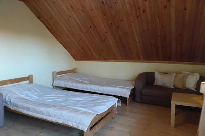 Połowa domu wakacyjnego, ogromny ogród, staw
