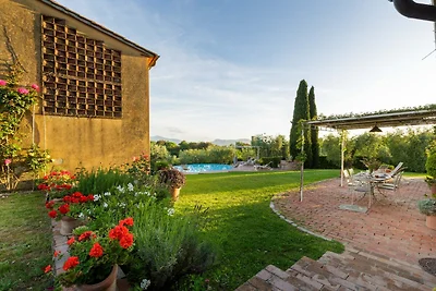 Villa in Toscana con piscina a sfioro