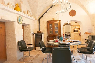 Trullo-Ferienhaus mit Pool nahe Cisternino