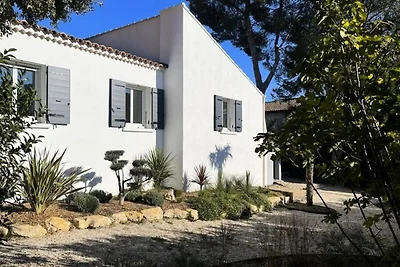 Villa in Lambesc mit Garten & Terrasse