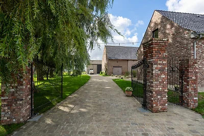 Herrenhaus in Roesbrugge mit Garten