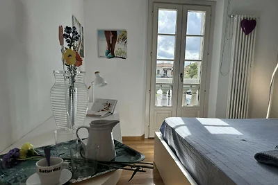 Prachtig licht appartement met 2 balkons