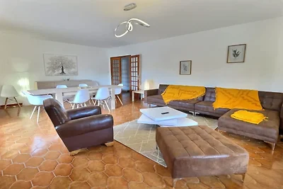 Villa con piscina per 10 ospiti