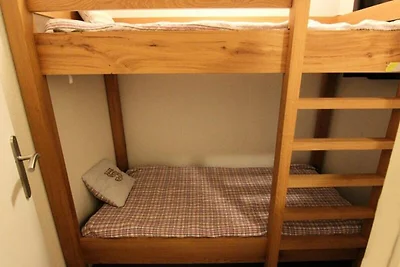 CHARMANTES UND GUT AUSGESTATTETES APARTMENT F...