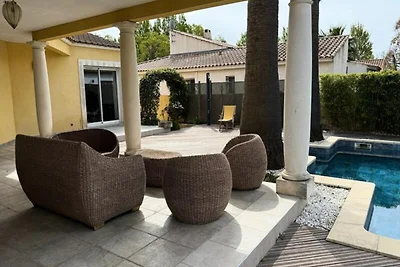 Villa in Grau du Roi mit privatem Pool