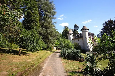 Gemütliches Schloss mit Pool