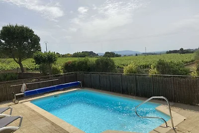 Confortevole villa con jacuzzi