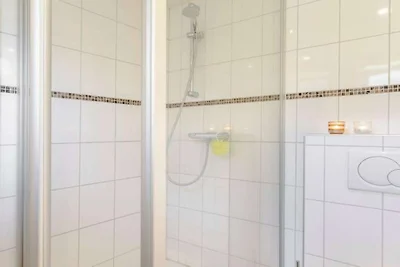 Ferienhaus in Nes mit Schwimmbecken