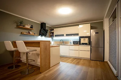Three Bedroom Holiday Home with Terrace and...