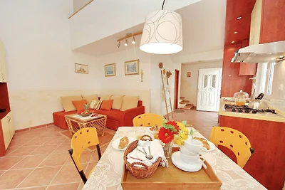 Studio Apartment with Balcony and Sea View...