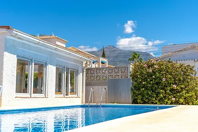 Villa in Nerja mit Pool nahe Burriana Strand