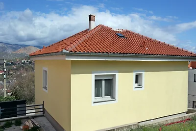 Ampio appartamento con terrazza coperta