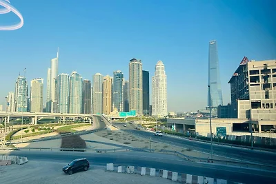 Ampio monolocale al JLT |parcheggio gratuito