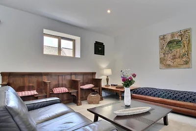 Schönes Ferienhaus in Neulliac