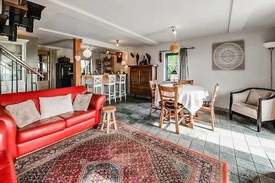 Schönes Ferienhaus in Houffalize mit Terrasse