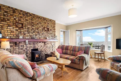 Haus in Clifden mit Meer- und Bergblick