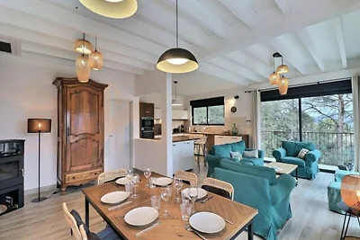 Villa bei Velaux mit Pool und Hügelblick