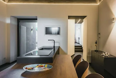 Leone Apartment with Garden