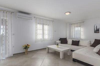 Villa in Kanfanar mit Barbecue und Wifi