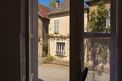 Schönes Ferienhaus in Ségur-le-Château mit...