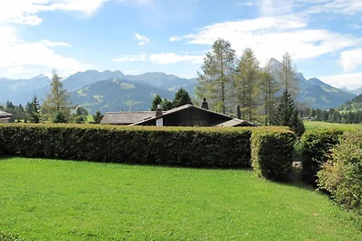 Vakantiehuis in Schönried met zwembad