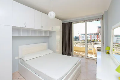 Wohnung in Vlorë mit Meerblick