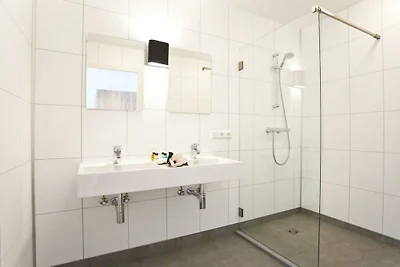 Comfort Room Deluxe 2