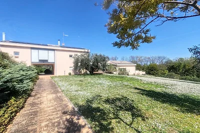 Elegante Villa mit Pool