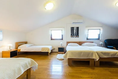 Modern Escape with Private Pool - 4 Bedroom...