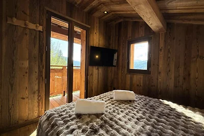 Chalet in Les Gets mit Jacuzzi & Blick