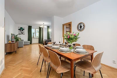 Comfortable Single-Storey House by the Beach