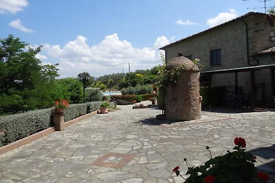 Wohnung in Volterra mit Garten
