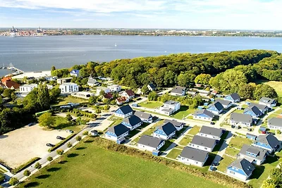 Ferienhaus in Altefähr mit Schwimmbecken