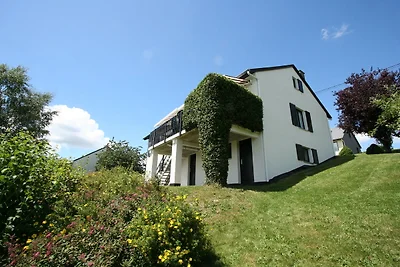Charmantes Ferienhaus in Houffalize mit Sauna