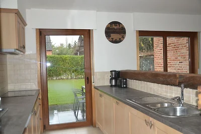 Villa in Puivelde mit Terrasse
