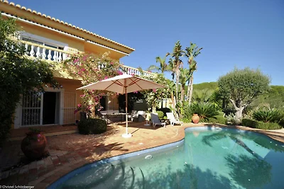 Modernes Ferienhaus in Lagos mit eigenem Pool
