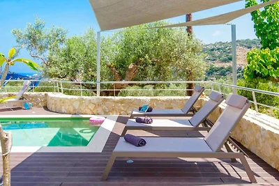 Splendida villa a Gerani con piscina privata