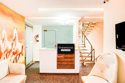 Stadthaus Pitampura West Enclave