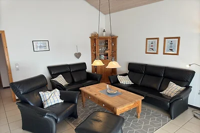 Ferienhaus mit Kaminofen in Burhave