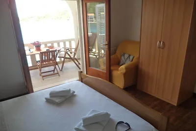Studio Apartment with Terrace and Sea View...