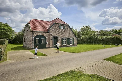Luxe villa met sauna, bubbelbad en...