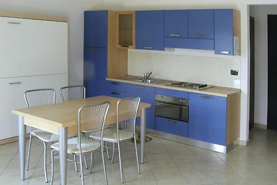 Appartamento a Castellaro con piscina condomi...