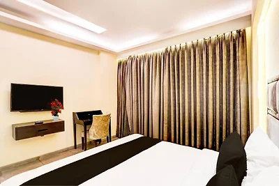 Stadthaus Pitampura West Enclave