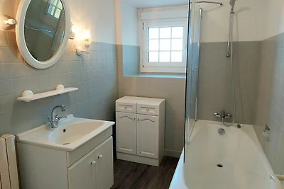 Komfortables Ferienhaus mit Jacuzzi zwischen ...