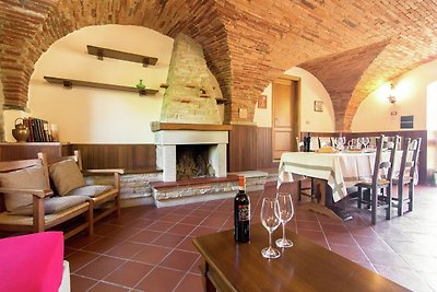 Bellissimo Agriturismo con ampia piscina in c...