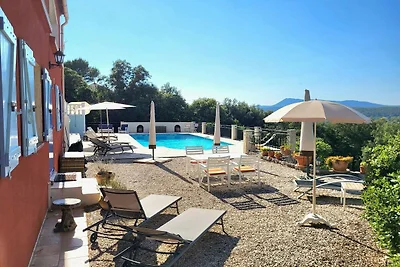 Zwei Ferienhäuser mit Swimmingpool