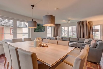 Koos Kidsvilla mit 4 Badezimmer, Sauna bei...