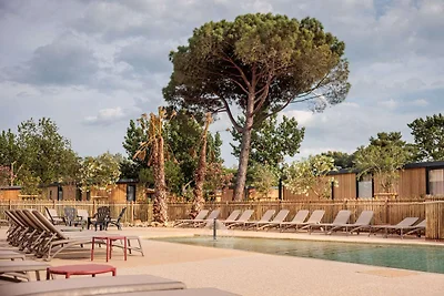 Chalet moderno con airco, in un villaggio tur...